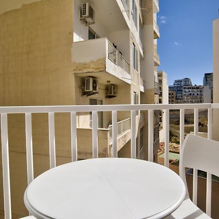 Sliema 2-Bedroom Central Apartments And Penthouse With Jacuzzi Esterno foto