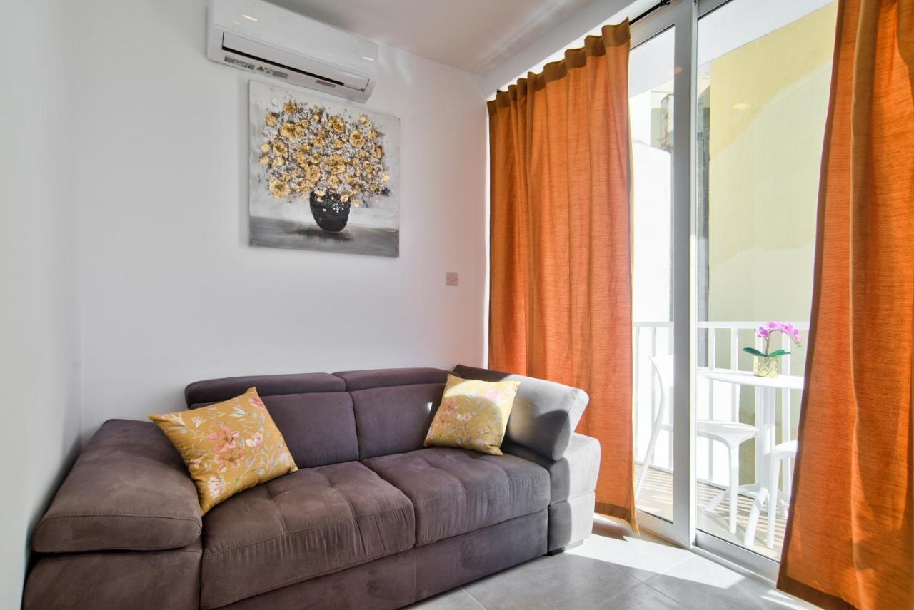Sliema 2-Bedroom Central Apartments And Penthouse With Jacuzzi Esterno foto
