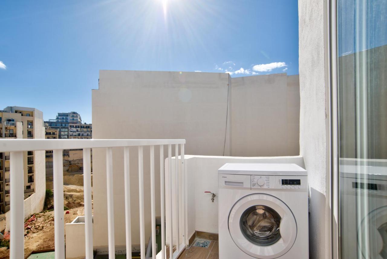 Sliema 2-Bedroom Central Apartments And Penthouse With Jacuzzi Esterno foto
